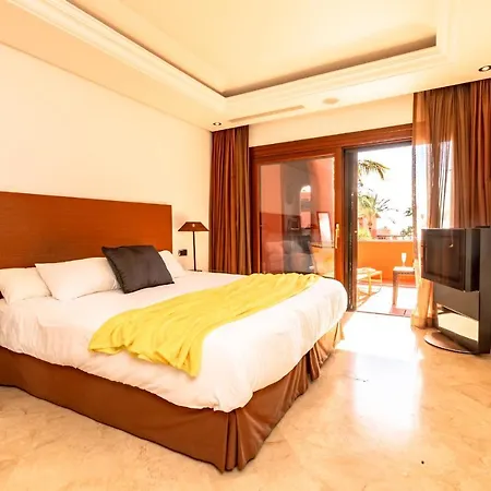 Oleholidays Torre Bermeja Frente Al Mar Y Jacuzzi Appartement *