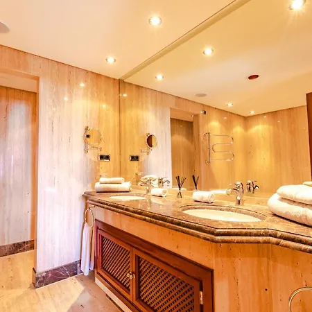 Oleholidays Torre Bermeja Frente Al Mar Y Jacuzzi Appartement *