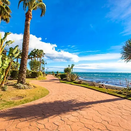 Oleholidays Torre Bermeja Frente Al Mar Y Jacuzzi Apartment Estepona